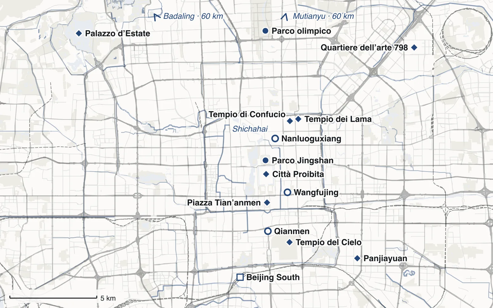 Mappa: Il centro di Pechino e il Palazzo d’Estate, con Città Proibita, Piazza Tian’anmen, Parco Jingshan, Tempio del Cielo, Palazzo d’Estate, Tempio dei Lama, Tempio di Confucio, Nanluoguxiang, Qianmen, Wangfujing, Quartiere dell’arte 798, Parco olimpico, Panjiayuan e Beijing South